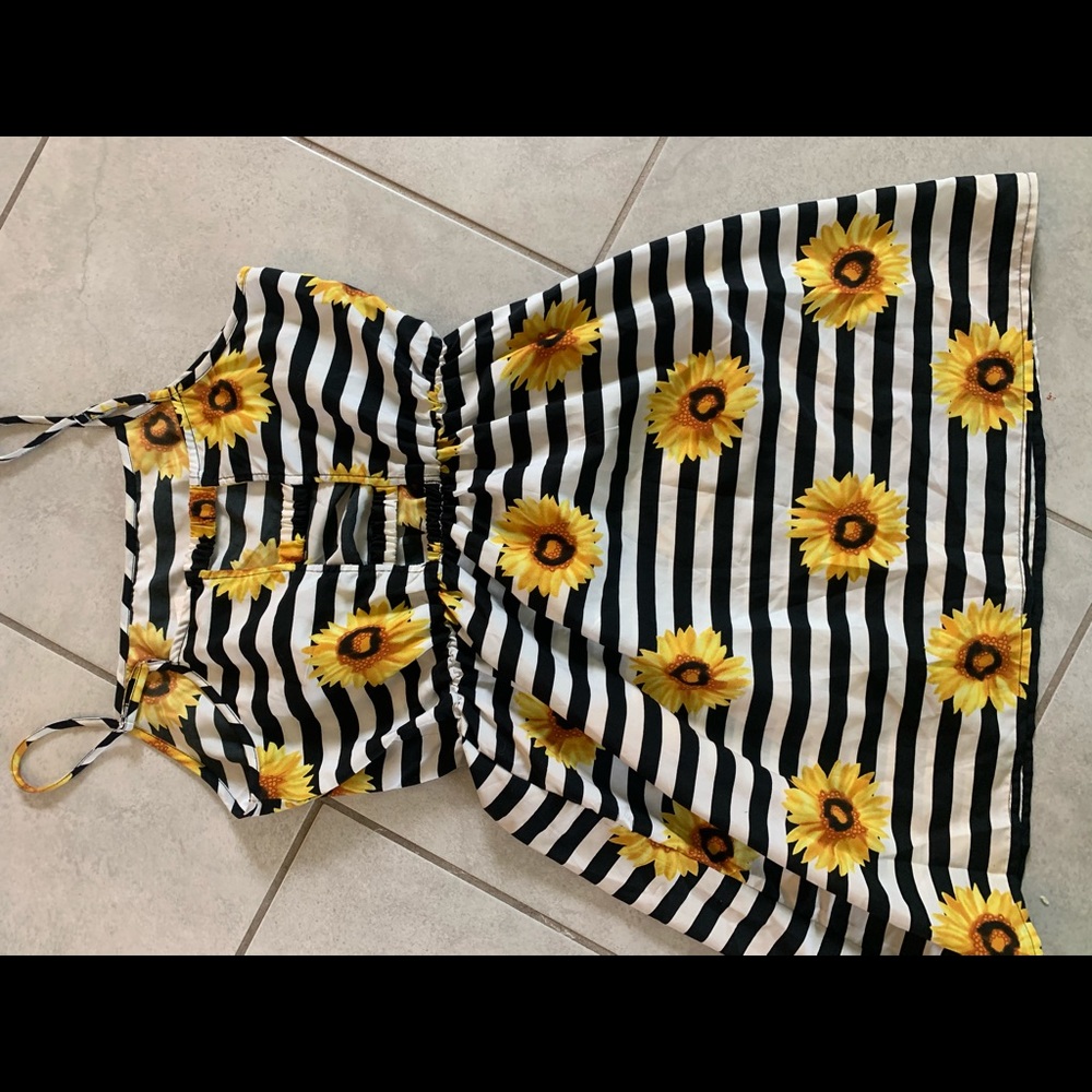 Spring dress - Picture 2 of 3